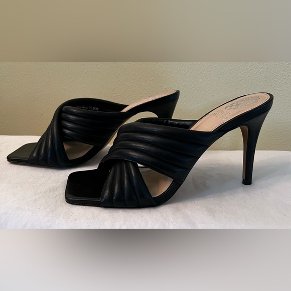 Vince Camuto Shoes - Vince Camuto Sarendie Black Quilted Strap Sandal, EUC, Size 7-1/2.